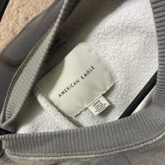 camo american eagle crewneck - Picture 2 of 3